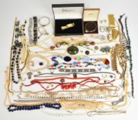 A collection of jewellery including Monet bracelet, agate necklace, Sarah Coventry bracelet,