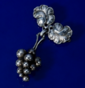 Georg Jensen silver brooch 'Grapes', design number 217A by Harald Nielsen, 9.7g, 4.5 x  2.8cm