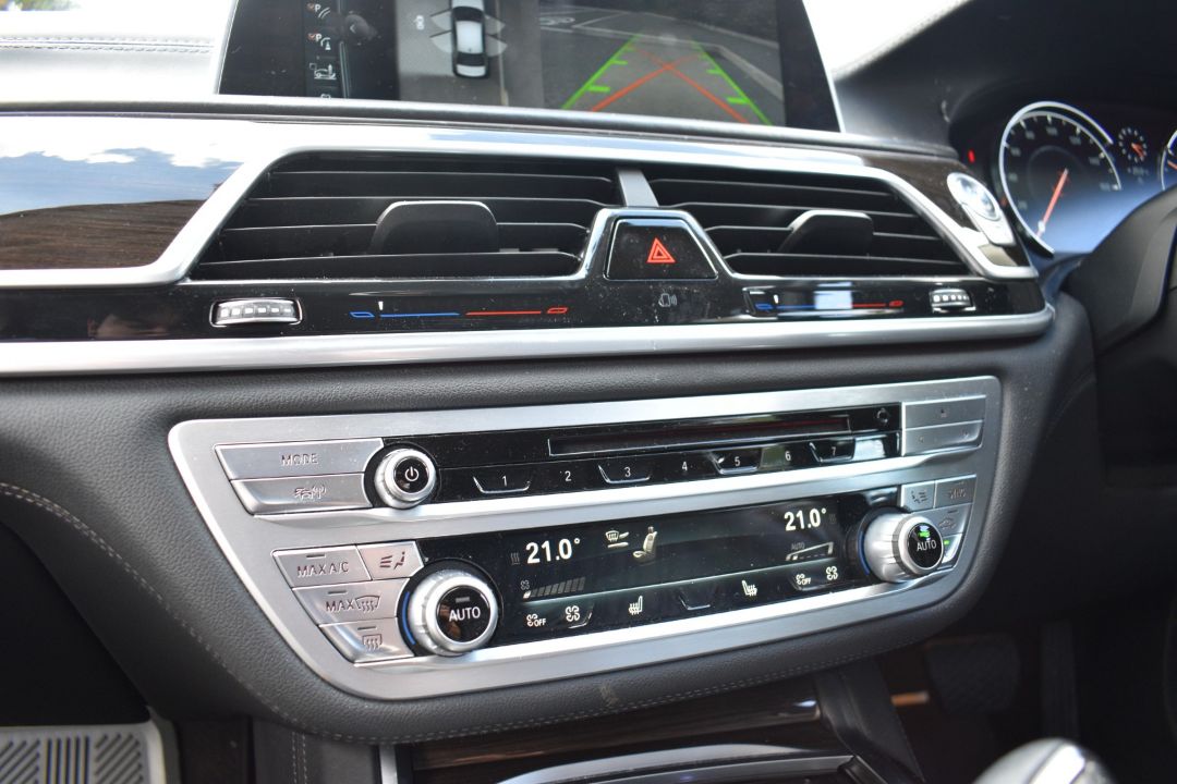 2016 BMW 730d xDrive auto ULEZ free 3.0 diesel car, registration number PM66 AMM, with V5c showing - Image 11 of 33