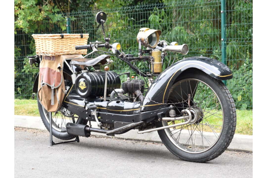 1925 Ner-a-Car model C motorcycle with Blackburne 350cc sidevalve four stroke engine - Image 8 of 25
