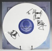 Magnum signed 12