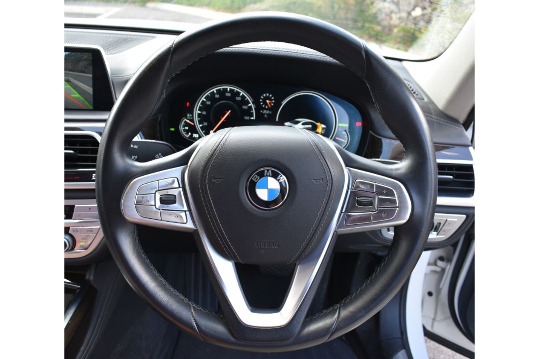 2016 BMW 730d xDrive auto ULEZ free 3.0 diesel car, registration number PM66 AMM, with V5c showing - Image 12 of 33