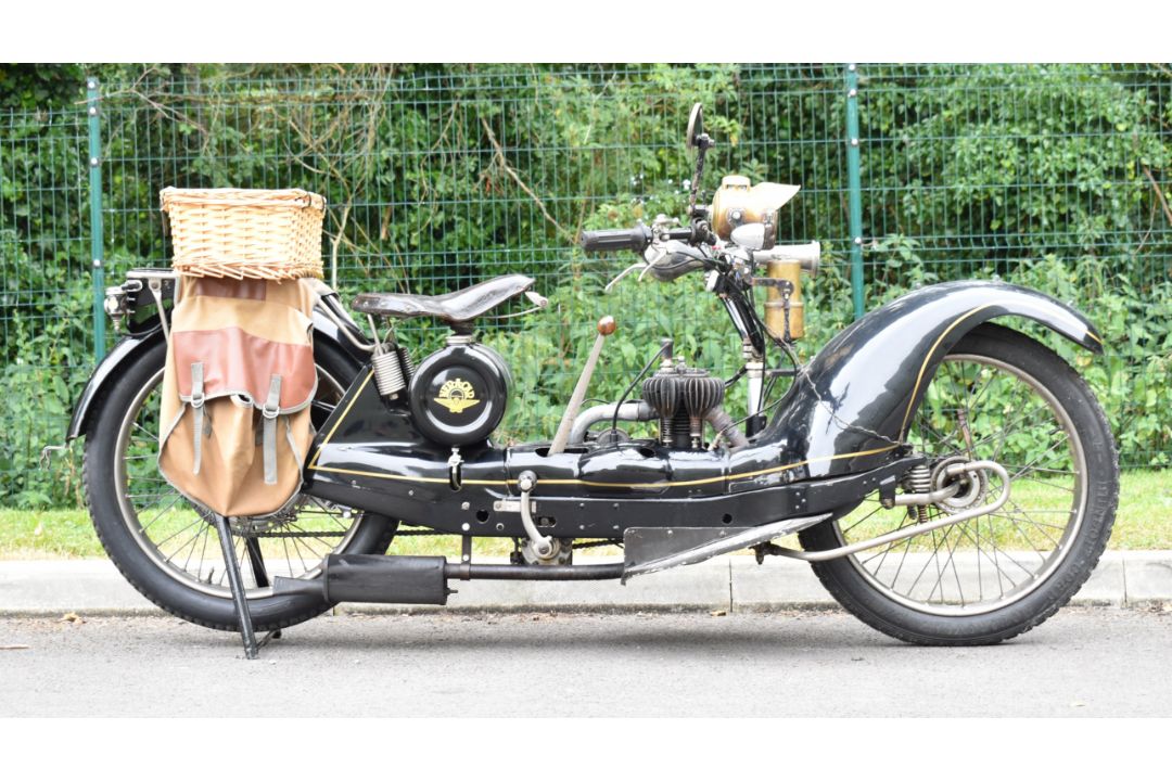 1925 Ner-a-Car model C motorcycle with Blackburne 350cc sidevalve four stroke engine - Image 7 of 25