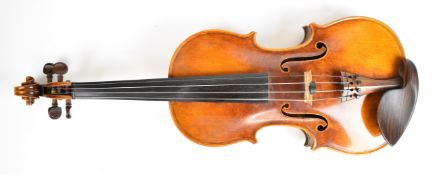19th century violin labelled 'N Lupolt Luthier de la Musique du Roi / et de l'Ecole Royale de