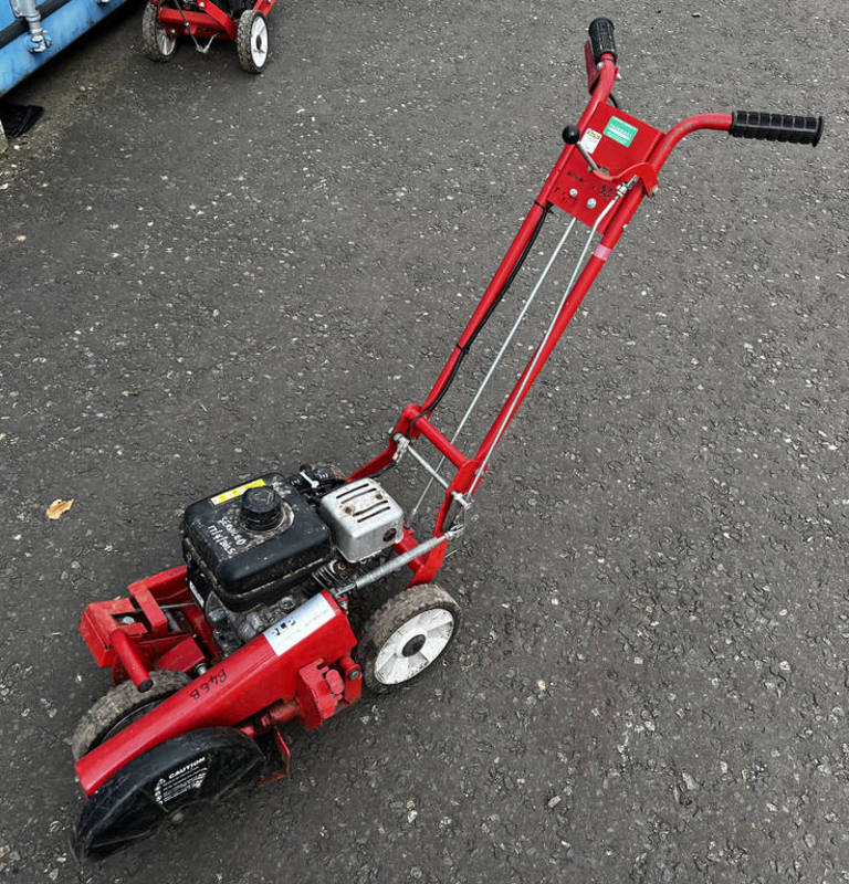 BUSHRANGER EDGER - 4 STROKE LAWN EDGING MACHINE **** TO BE SOLD PLUS ...