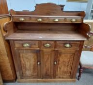 EARLY 20TH CENTURY PINE DRESSER.