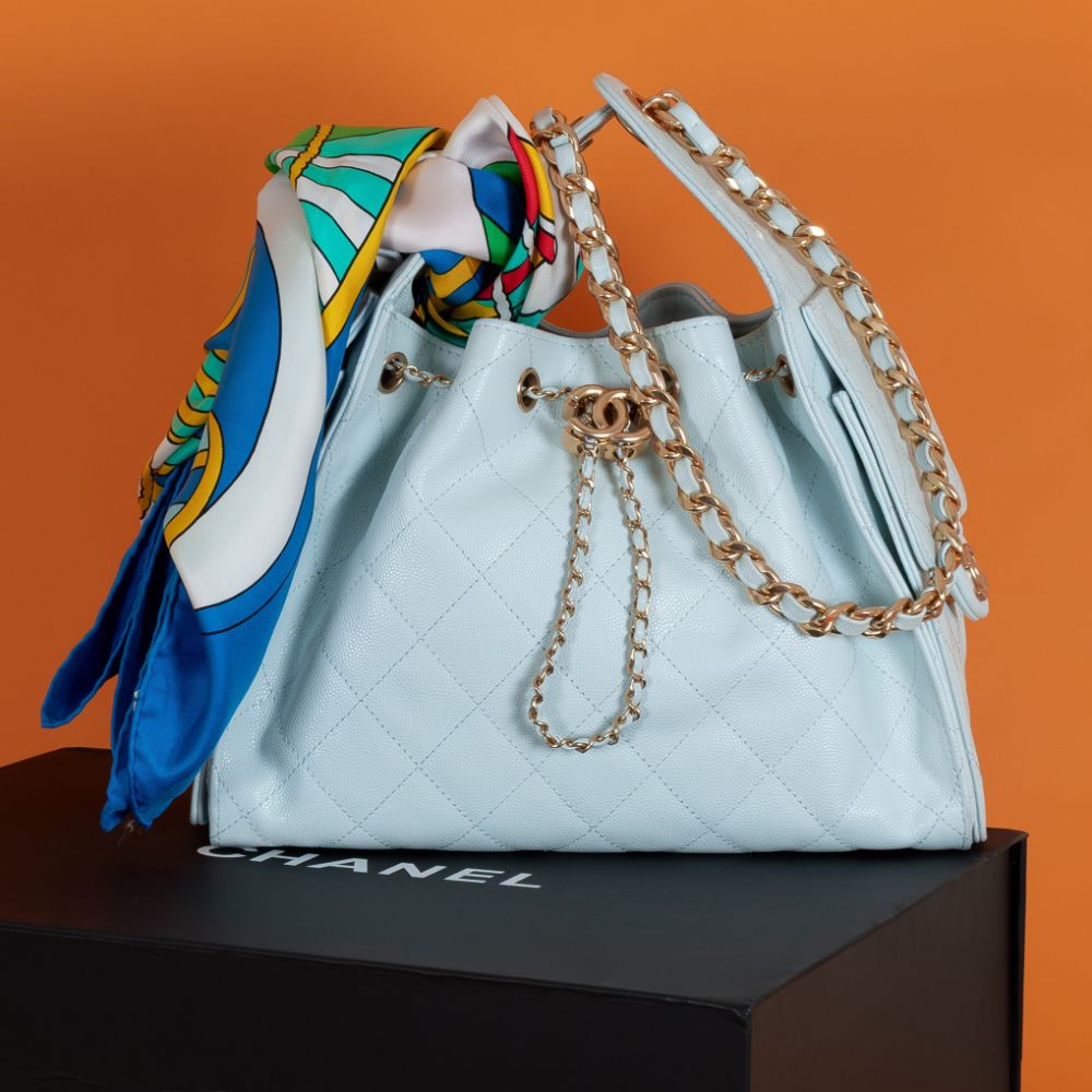 Antiques & Interiors, to include a Section of Designer Fashion and Affordable Contemporary Art - Part I - Tennants Auctioneers