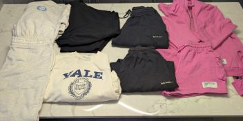 Everlast, Iets Frans - A collection of casual wear to include two pairs of Iets Frans joggers,