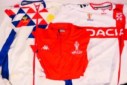 Rugby League - A Hummel 2020 Great Britain tracksuit top (size XL),