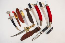 A collection of vintage knives and similar.