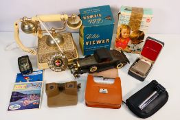 Lot to include a vintage View Master sli