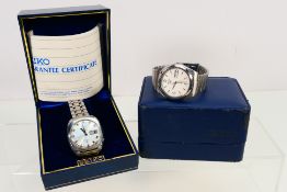 Two Seiko 5 Automatic wristwatches both with day / date at 3 o'clock,