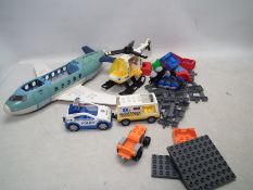Lego Duplo - A quantity of unboxed Lego