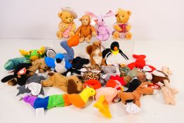 Lot comprising a quantity of Ty Teenie Beanie Babies to include Inch, Smoochy, Freckles, Mel, Strut,