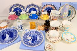 Ceramics to include Royal Grafton Jack Vettriano cups and saucers,