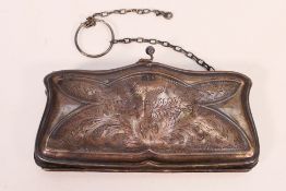 A George V silver purse, Birmingham assay 1919, sponsors mark for F D Long, approximately 88 grams.