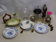 Mixed ceramics and glassware comprising plates,