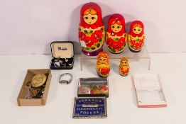 A mixed lot to include a set of Russian Matryoshka dolls, small quantity of costume jewellery,