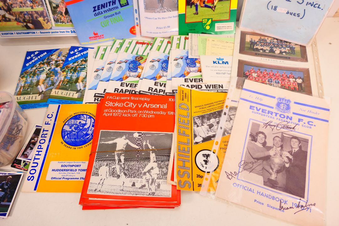 Lot to include an Everton Football Club - Image 3 of 8