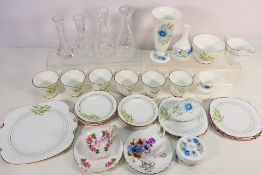 Mixed ceramics to include Windsor Bone Chine tea ware, twenty one pieces,