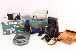 Lot to include a boxed Fujifilm MX-2900 Zoom digital camera,