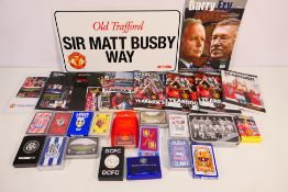 Sporting memorabilia to include: 8 x Manchester United year books (covering years between 2007 &