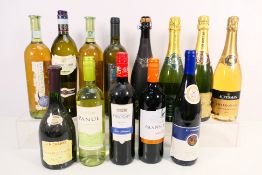 Thirteen bottles of wine to include Champagne, Chardonnay, Spatlese, Shiraz,
