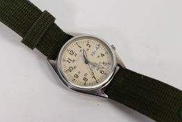 Seiko - A military style Seiko 5 automat