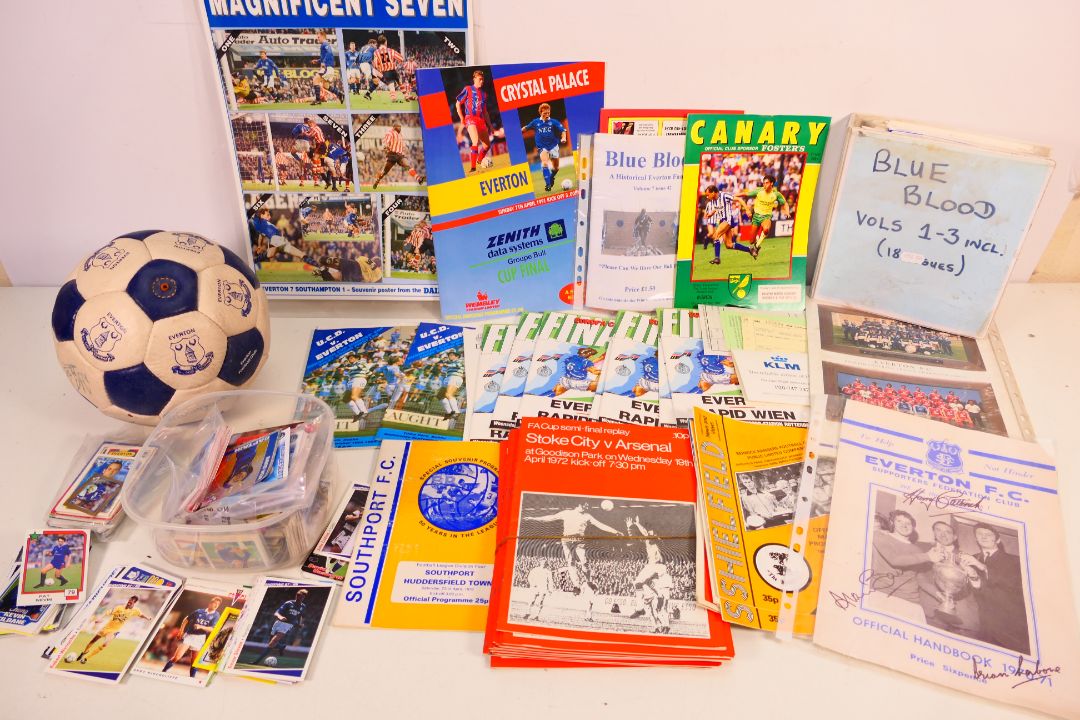Lot to include an Everton Football Club - Image 1 of 8