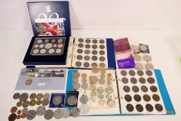 Lot to include a Royal Mint 2006 Proof Coin Collection, various £2 coins, commemorative crowns,
