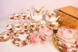 Royal Albert - A collection of tea, coff