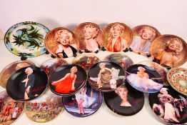 Lot to include fifteen Marilyn Monroe themed cabinet plates by Bradford Exchange a set of six