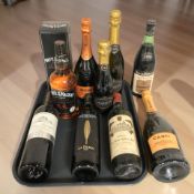 A group of alcohol to include Whyte & Mackay Special Blended Scotch, 70cl, prosecco, red wine,