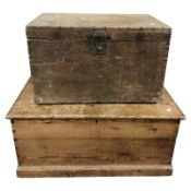 Two Victorian pine blanket boxes, the larger 91 cm wide.
