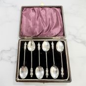 Six silver apostle spoons, Birmingham 1912. CONDITION REPORT: 28.3g.
