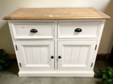 A reproduction farmhouse-style painted side cabinet with pine top, 100 cm x 47 cm x 80 cm.