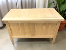 A modern pine blanket box, 91 cm x 48 cm x 50 cm.