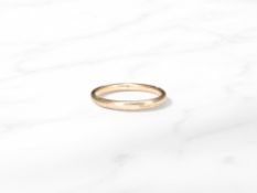 A 9ct gold band ring, size M CONDITION REPORT: 1.