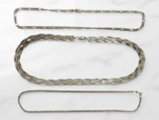 Three sterling silver necklaces. CONDITION REPORT: 31.6g.