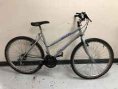 An Astra Shooting Star bike, frame 17.5