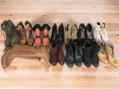 Assorted lady's shoes and boots including Carvela, Moda in Pelle, Frye, etc.