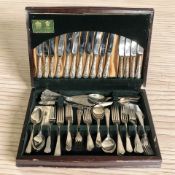 A canteen of Arthur Price EPNS cutlery.