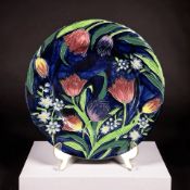 A Maling lustre tulips cabinet plate, diameter 29 cm.