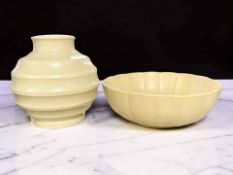 Keith Murray for Wedgwood : A yellow-ground ribbed bulbous vase, height 18cm.