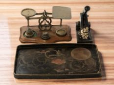 A Japanese export lacquer tray, width 29 cm,