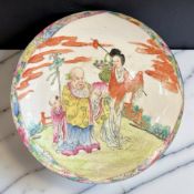 A Chinese famille rose 'Millefleurs' circular box and cover, painted with figures Shoulao and Magu,