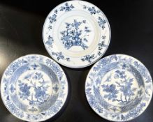 A Chinese blue and white porcelain plate, Qianlong, 18th century,