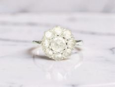 A 9ct gold dress cluster ring, size M CONDITION REPORT: 2.