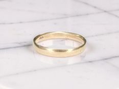 A 9ct gold band ring, size S CONDITION REPORT: 2.
