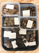 Assorted Victorian and later copper pennies and halfpennies.
